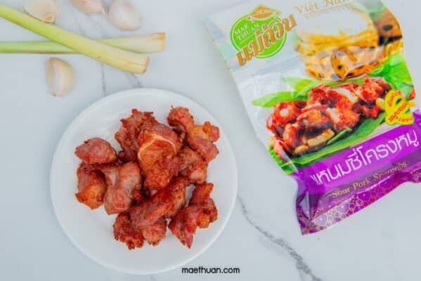 แหนมซี่โครง วิธีทำเมนูกับแกล้มเปรี้ยวหอมอร่อย